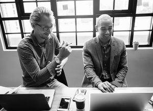 Leyu Sport下载-斯密斯：凭借敏锐的视野与速度，成为全黑队不可或缺的球员，斯密06