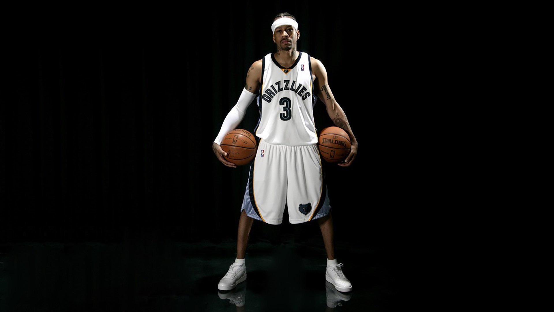 LeyuSports-城市夜空激光划水，科技与运动的梦幻结合，夜空中的激光束